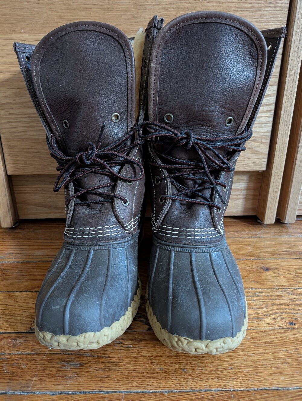 L.L. Bean Bean Boots Chocolate & Dark Brown Lace-Up 8-Eyelet Shearling-Lined